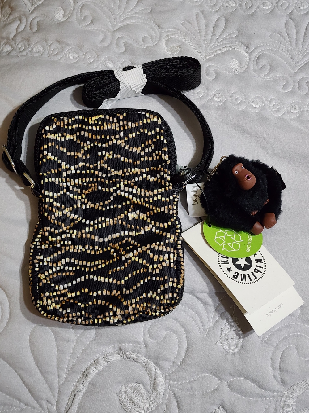 NWT Kipling Black Tally Crossbody with Gold and Tan Wave Pattern
